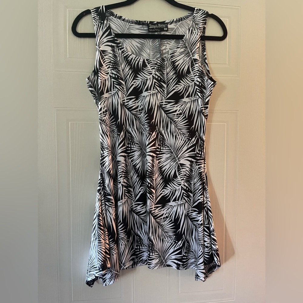 5/10$ Mango and Tango Medium Black and White Tank Top